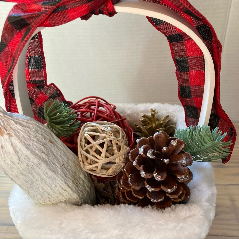 SANTA CLAUSE Holiday Basket with Fillers Orbs Big Red Checkered Bow 12 x 7 x 7